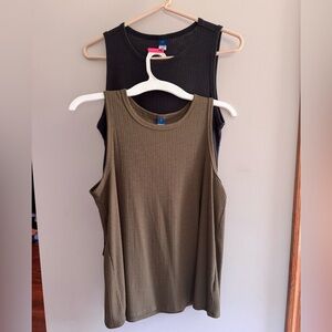 Old Navy Set of 2 Grey and Olive Tank Luxe Tops